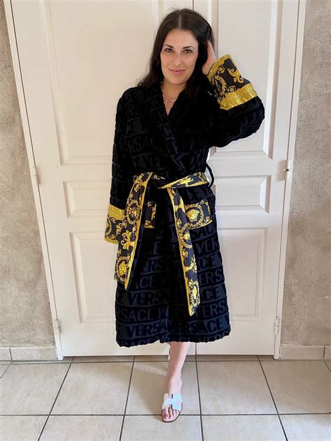 how to tie versace robe|Easy Ways to Wear a Robe: 14 Steps (with Pictures) .